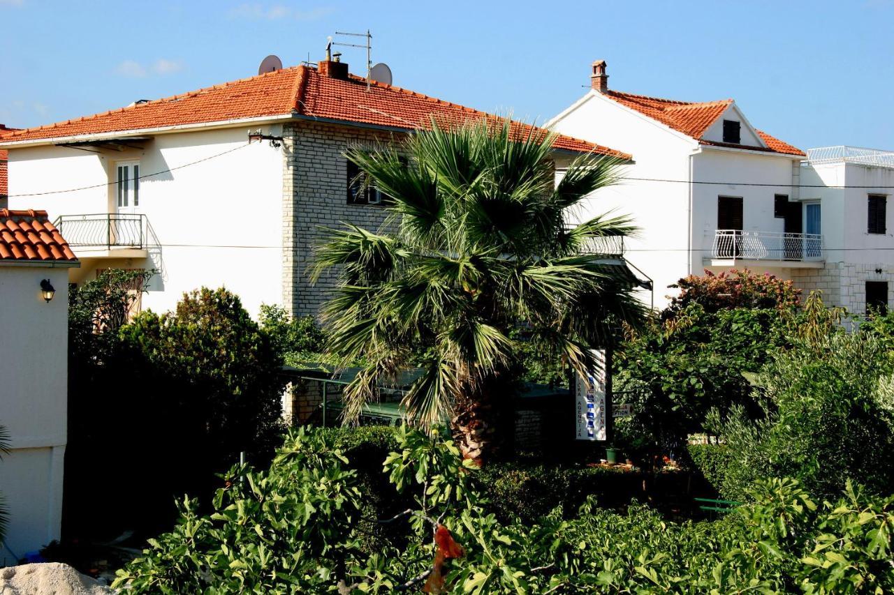 Apartments Valerija Supetar Exterior photo
